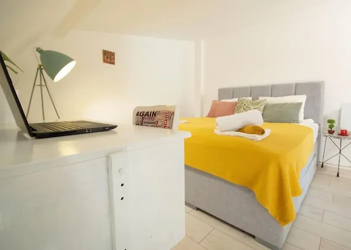 アパート Duplex *