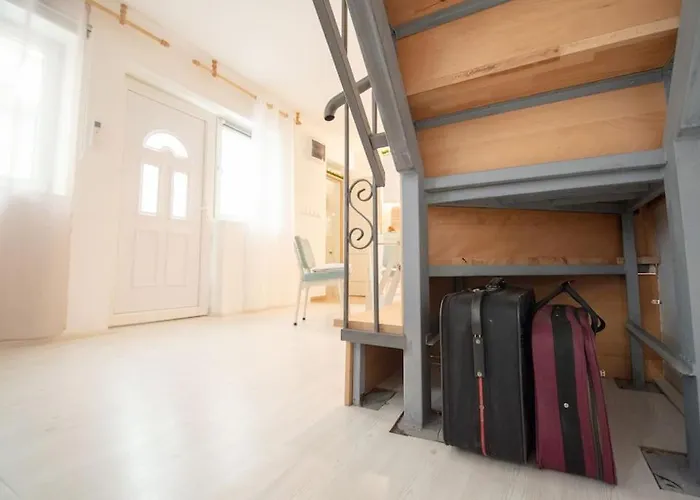 アパート Duplex *